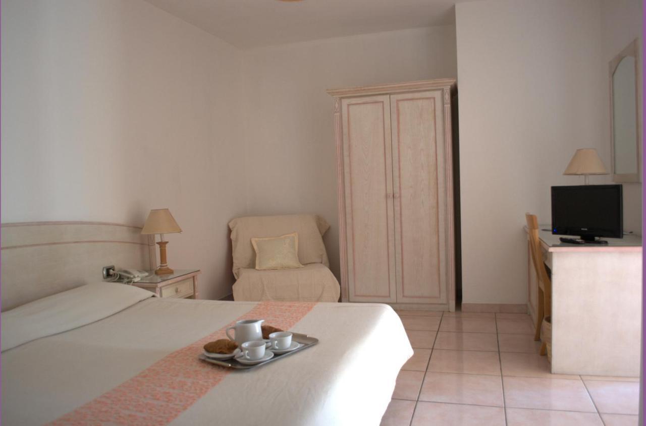 Hotel Delfino Arzachena Pokoj fotografie